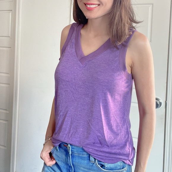 01 Solid Minimalist V neck Tank Top - Picture 7 of 15